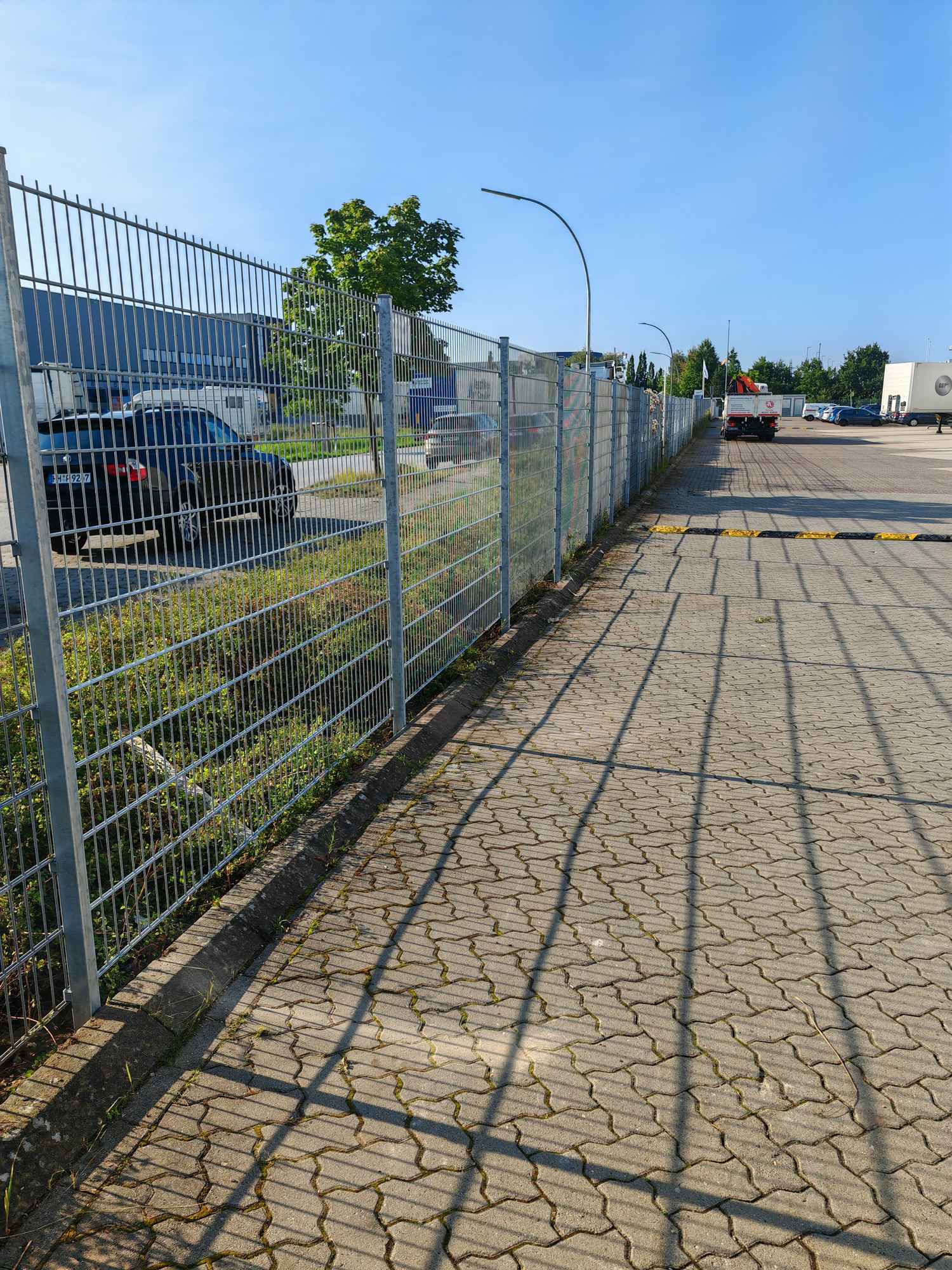Doppelstabmattenzaun H 2,03 m verzinkt – Hamburg-Bergedorf
